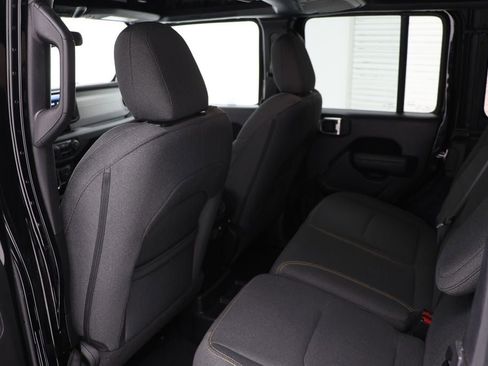 Used 2024 Jeep Wrangler Unlimited w/ Convenience Group image 11