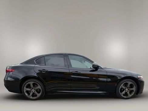 Used 2018 Alfa Romeo Giulia AWD image 7