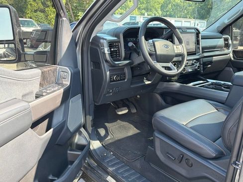 Used 2025 Ford F250 Lariat w/ Lariat Ultimate Package AWD/4WD image 7