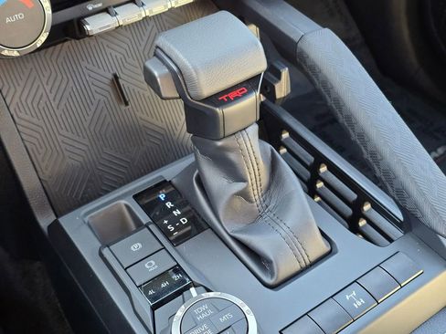 Used 2025 Toyota Tacoma TRD Off-Road image 37