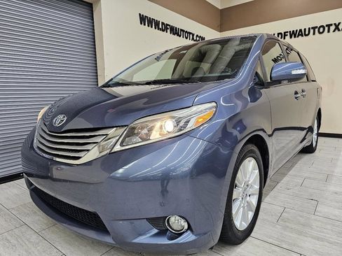 Used 2015 Toyota Sienna Limited FWD image 2