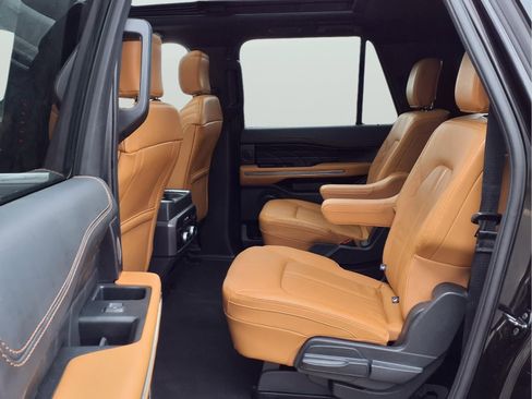 Used 2023 Ford Expedition Max Platinum image 10