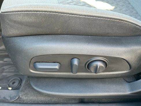 Used 2022 Chevrolet Equinox LS w/ LS Convenience Package image 8