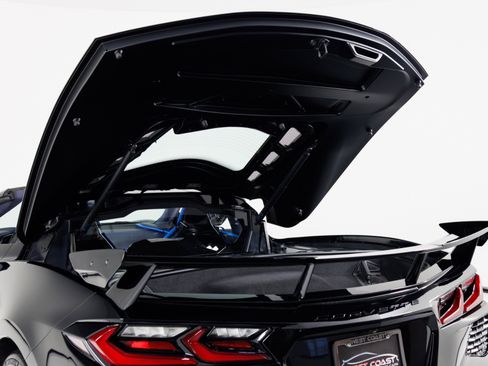 Used 2020 Chevrolet Corvette Stingray Premium Cpe w/ 3LT Preferred Equipment Group image 55