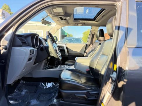 Used 2010 Toyota 4Runner SR5 AWD/4WD image 8