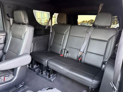 Used 2022 Chevrolet Suburban High Country AWD/4WD image 19