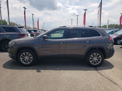 Used 2019 Jeep Cherokee Latitude Plus w/ Cold Weather Group AWD/4WD image 7