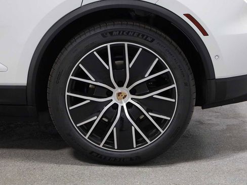 New 2026 Porsche Macan 4 Electric AWD/4WD image 38