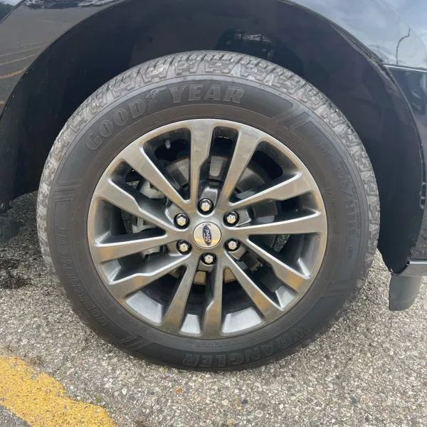 Used 2020 Ford Expedition Limited AWD/4WD image 17
