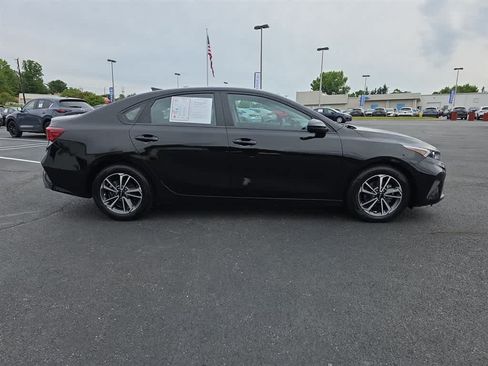 Used 2023 Kia Forte LXS FWD image 2