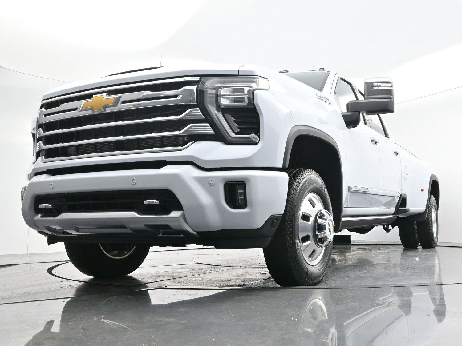 Used 2026 Chevrolet Silverado 3500 High Country w/ Technology Package AWD/4WD image 48