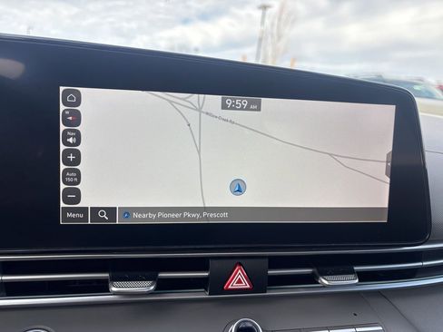 Certified 2025 Hyundai Elantra SEL image 21