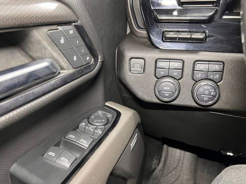 Used 2024 Chevrolet Silverado 2500 ZR2 w/ Technology Package AWD/4WD image 12