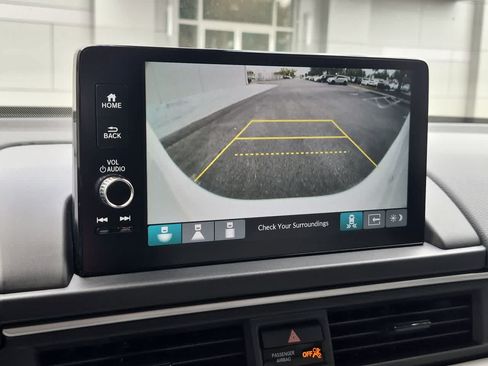 Used 2025 Honda Pilot Touring image 29