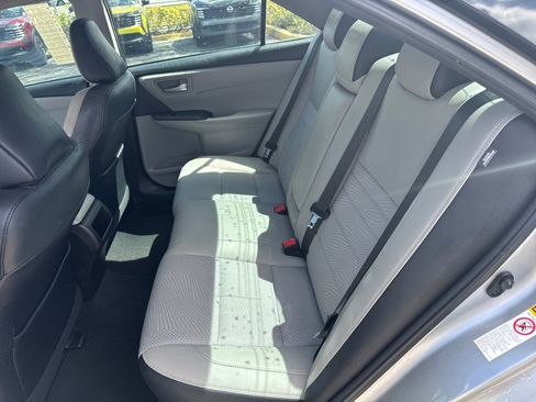 Used 2017 Toyota Camry SE w/ Moonroof Package image 27