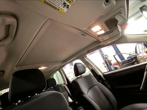 Used 2017 Subaru Forester 2.5i Premium w/ All-Weather Package image 22