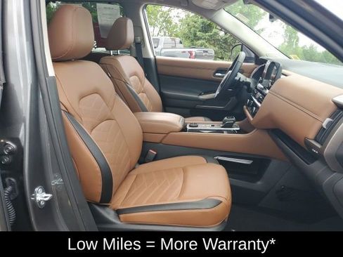 Certified 2025 Nissan Pathfinder Platinum w/ Cargo Package AWD/4WD image 11