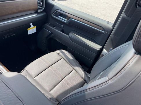 New 2026 Chevrolet Silverado 1500 High Country w/ Technology Package AWD/4WD image 9