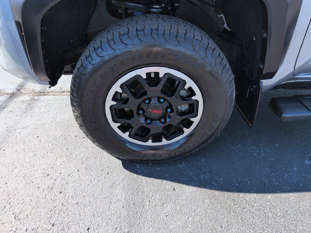 Used 2024 Toyota Tacoma TRD Off-Road AWD/4WD image 27