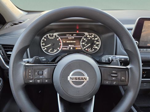 Used 2021 Nissan Rogue S image 28