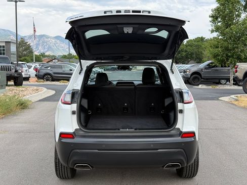 Used 2020 Jeep Cherokee Latitude Plus AWD/4WD image 12