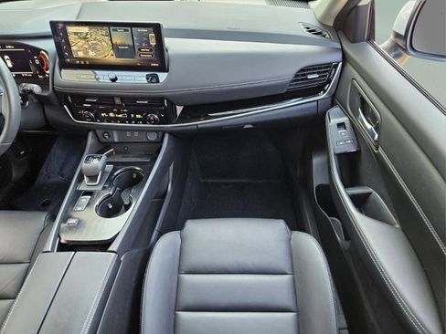 Used 2024 Nissan Rogue SL w/ SL Premium Package image 17