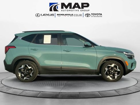 Used 2024 Kia Seltos EX image 7