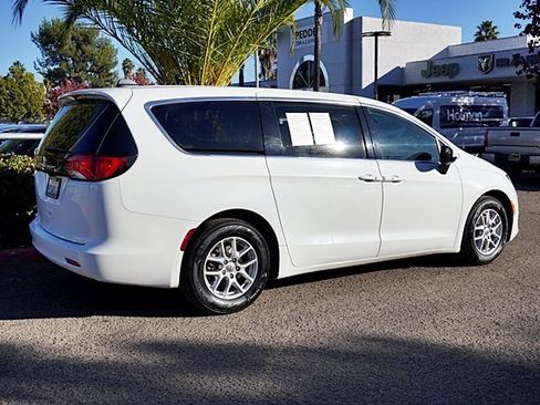 Certified 2022 Chrysler Voyager LX image 7
