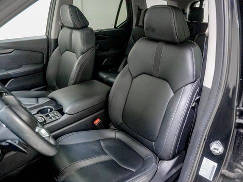 Used 2023 Honda Pilot Touring image 17
