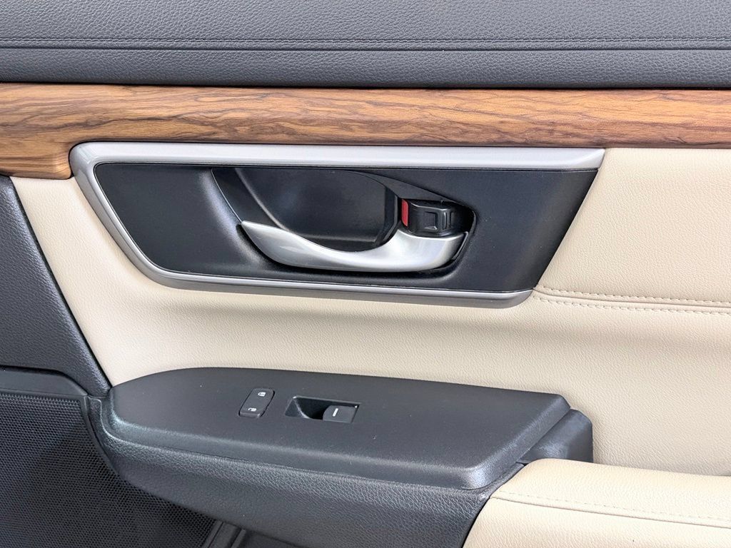 Used 2017 Honda CR-V Touring image 38