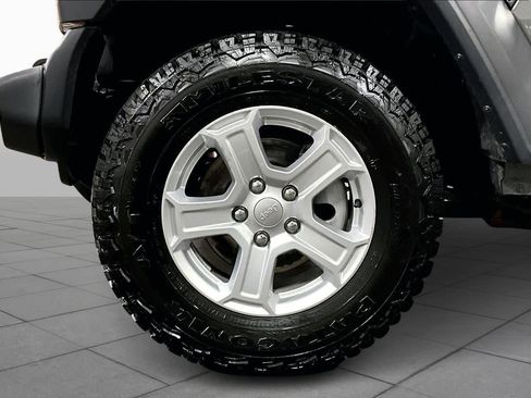 Used 2018 Jeep Wrangler Unlimited Sport S image 10