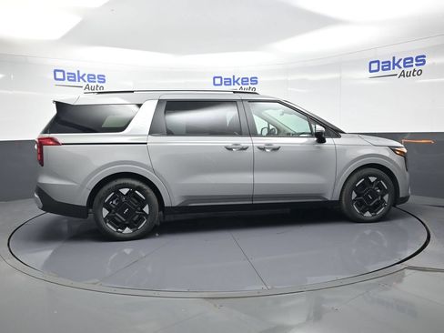 New 2026 Kia Carnival EX FWD image 8