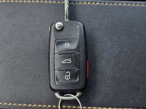 Used 2017 Volkswagen Beetle 1.8T Dune FWD image 35
