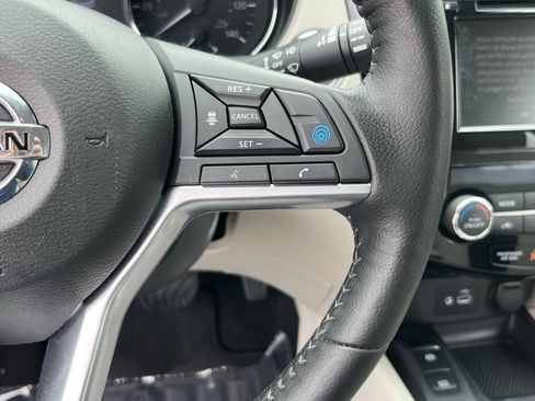 Used 2022 Nissan Rogue Sport SL AWD/4WD image 19