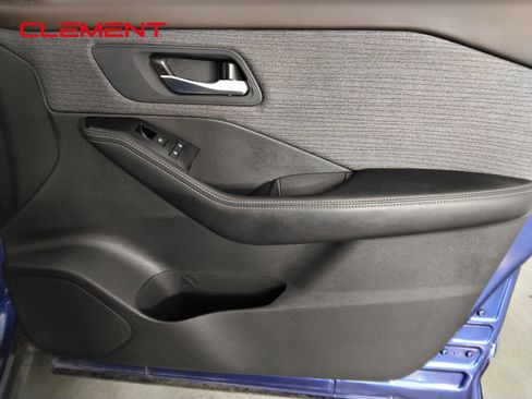 Used 2023 Nissan Rogue SV FWD image 31