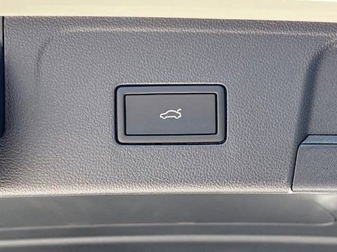 New 2026 Volkswagen Atlas Peak Edition image 35