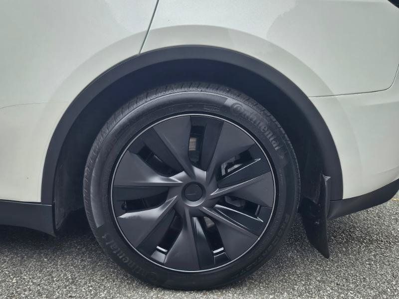 Used 2025 Tesla Model Y Long Range AWD/4WD image 18