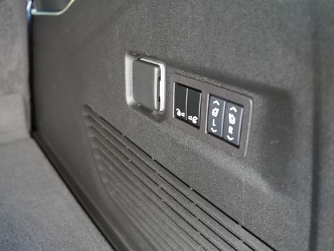 Certified 2024 Chevrolet Suburban High Country image 22