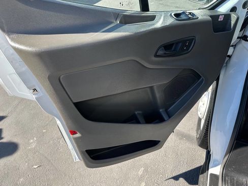 Used 2020 Ford Transit 250 Medium Roof AWD image 22