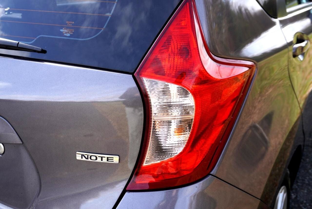 Used 2018 Nissan Versa Note S FWD image 12