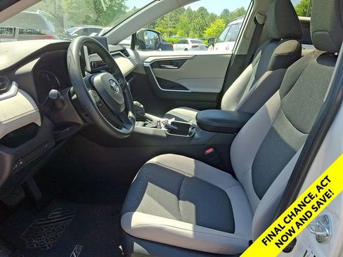 Used 2024 Toyota RAV4 XLE w/ Convenience Package FWD image 15