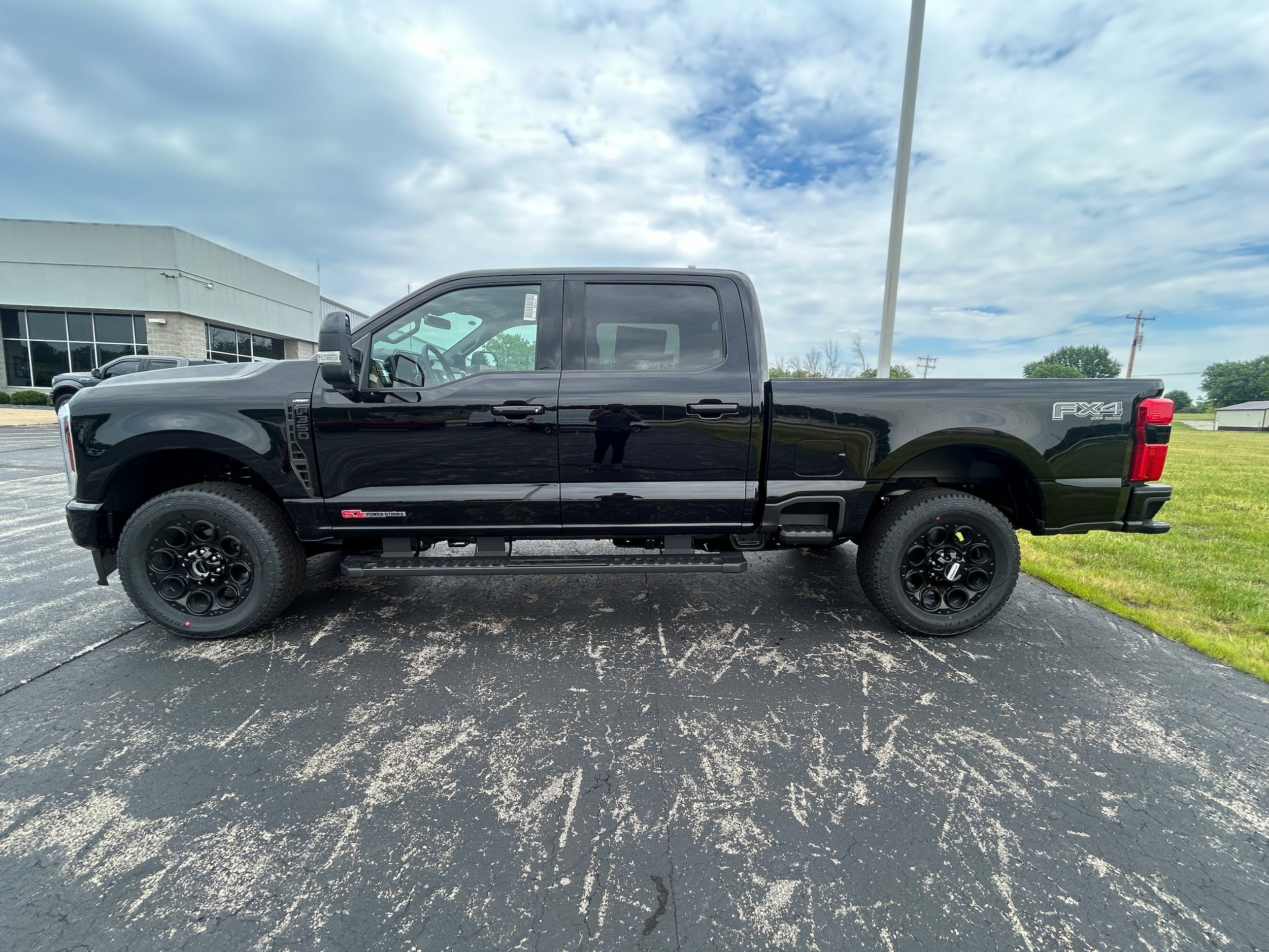 New 2026 Ford F350 Lariat w/ Black Appearance Package AWD/4WD image 4