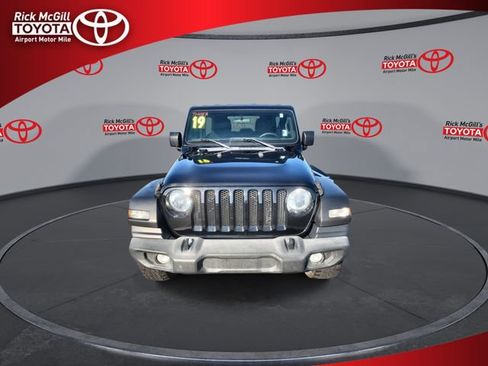 Used 2019 Jeep Wrangler Unlimited Sport S AWD/4WD image 3