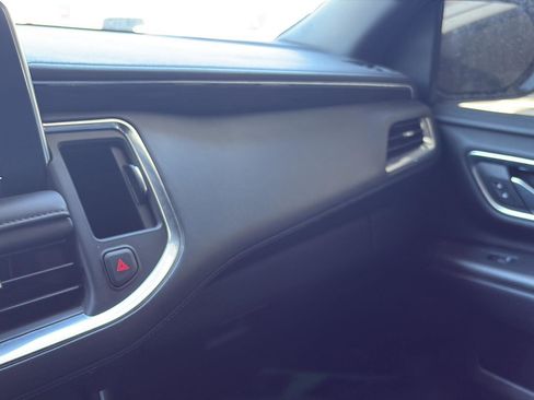 Used 2021 Chevrolet Suburban LT image 24