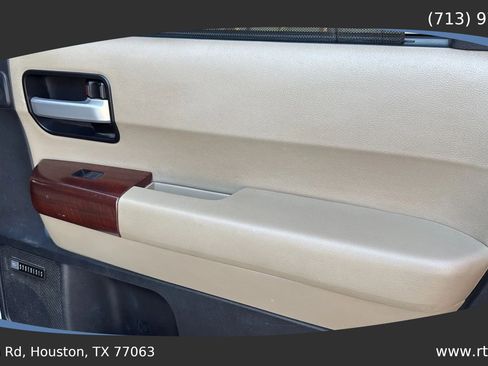 Used 2013 Toyota Sequoia Platinum image 39