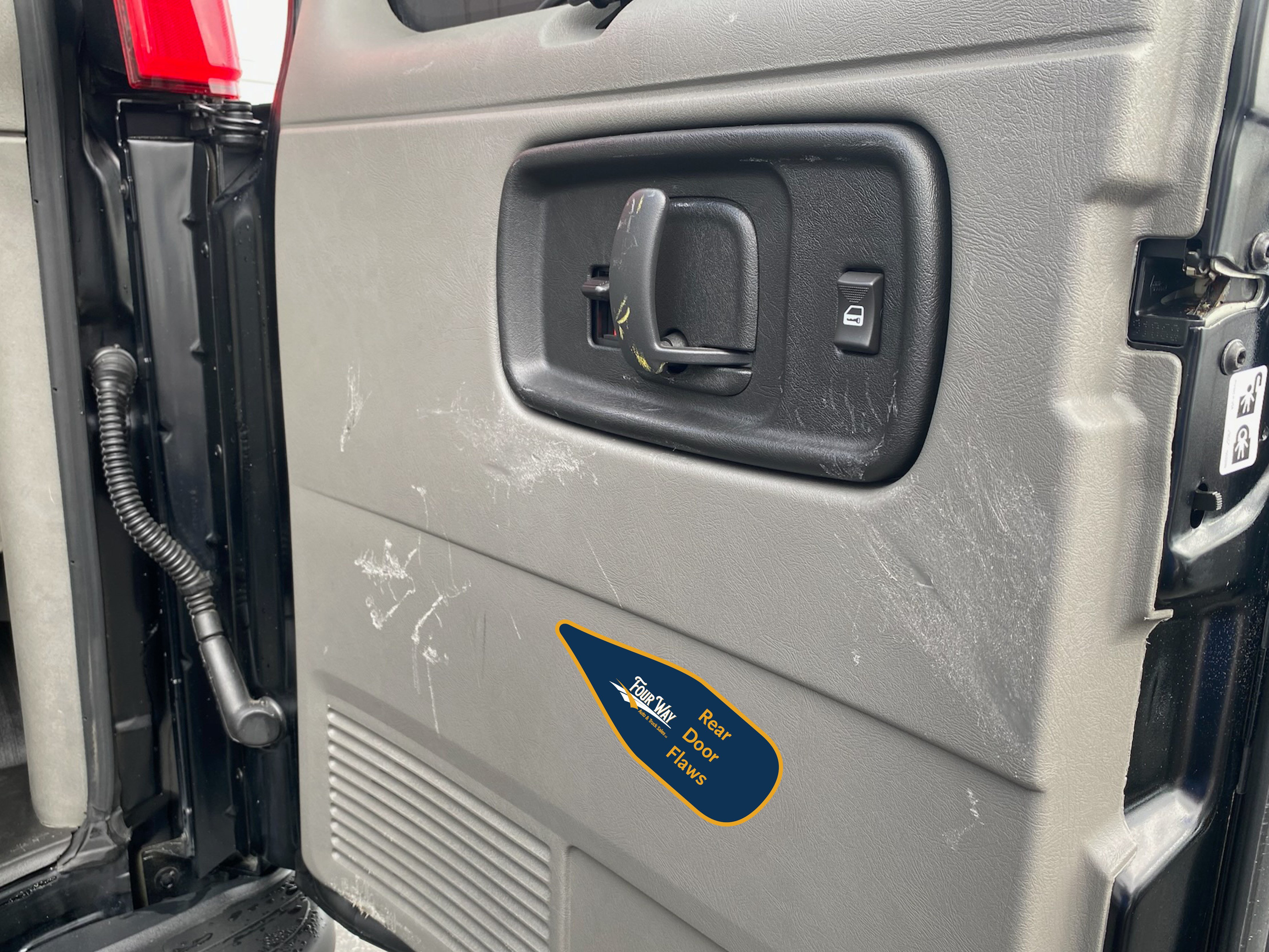 Used 2019 GMC Savana 3500 LS RWD image 32
