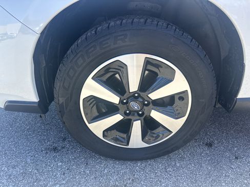 Used 2018 Subaru Forester 2.5i Premium AWD/4WD image 13