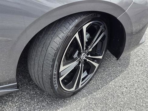 Certified 2021 Nissan Sentra SR FWD image 6