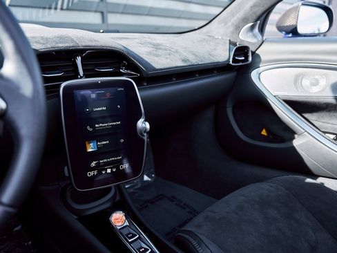 Used 2025 McLaren Artura Spider image 64