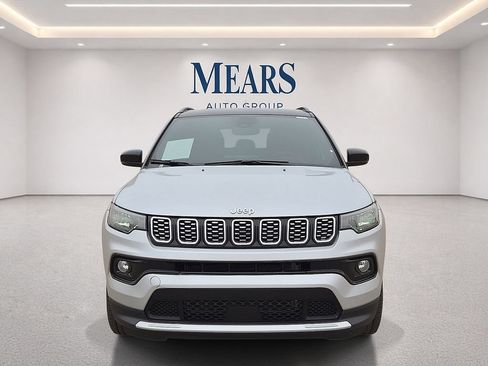 Used 2025 Jeep Compass Limited AWD/4WD image 8